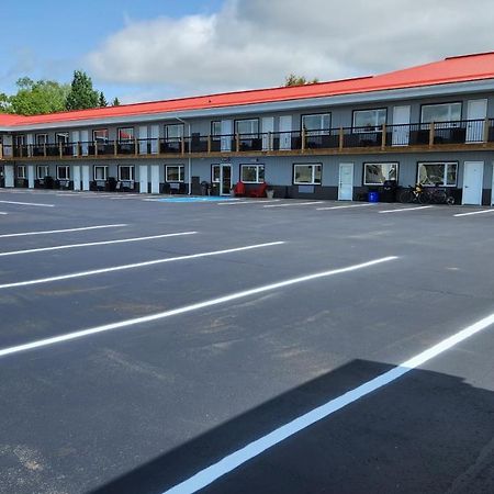 Outdoorsman Motel Wawa Exterior photo
