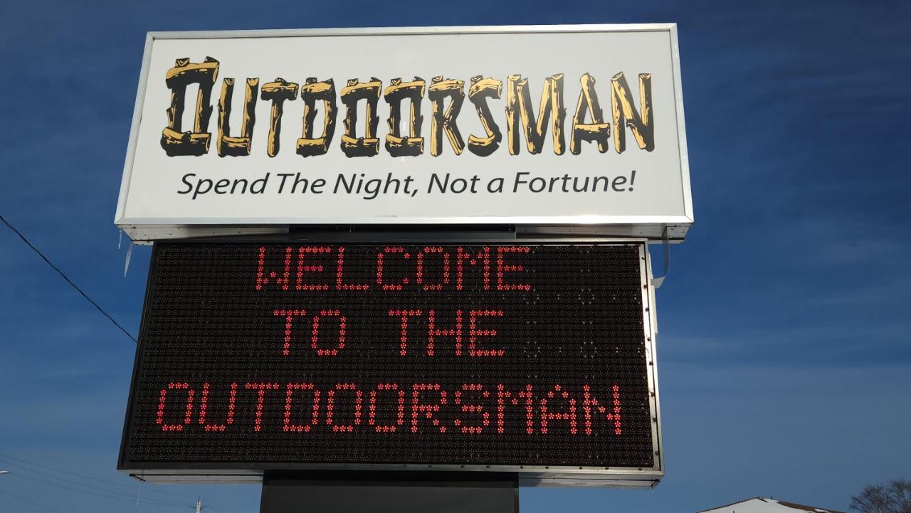 Outdoorsman Motel Wawa Exterior photo