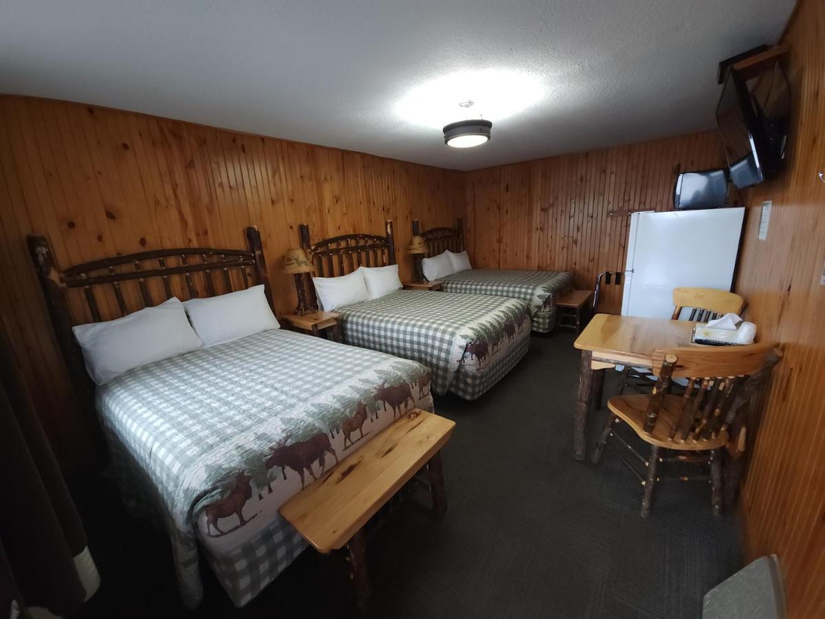 Outdoorsman Motel Wawa Exterior photo