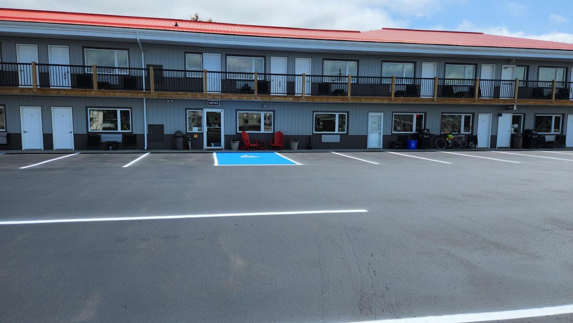 Outdoorsman Motel Wawa Exterior photo