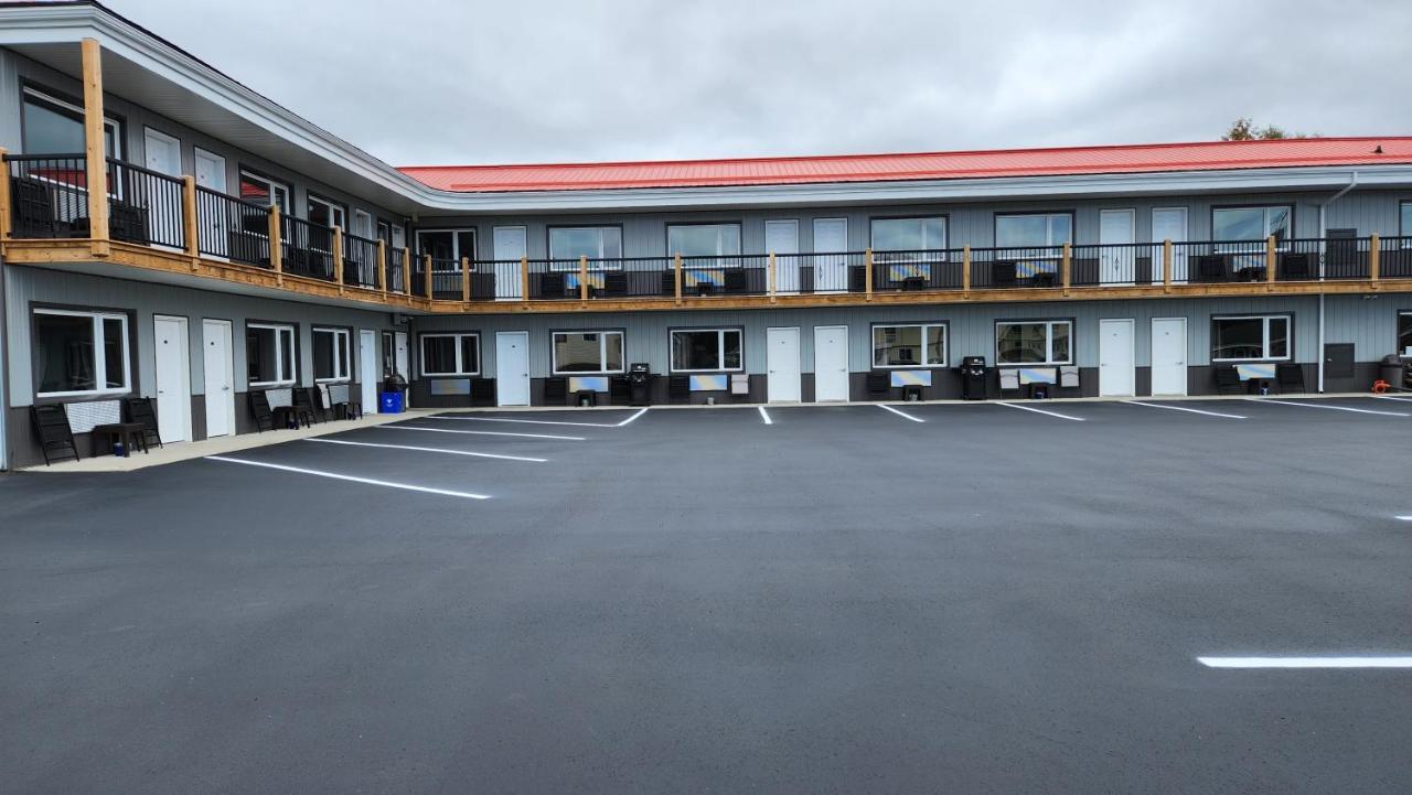 Outdoorsman Motel Wawa Exterior photo